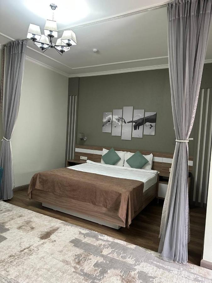 Gоlden Dragon Villa Hotel Biszkek Zewnętrze zdjęcie