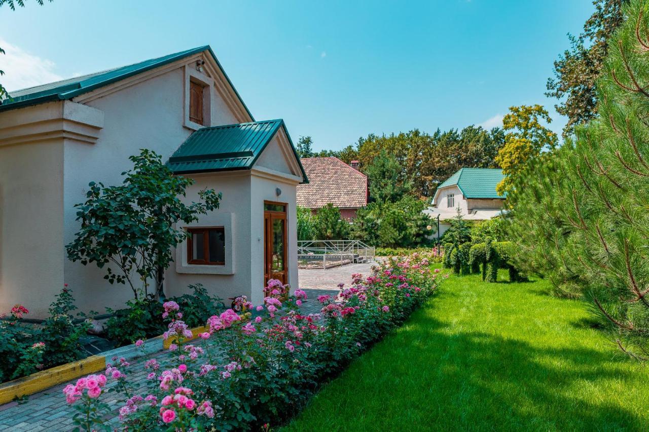 Gоlden Dragon Villa Hotel Biszkek Zewnętrze zdjęcie